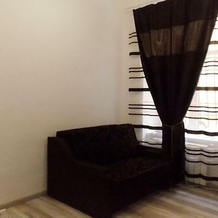 Apartment At Teodora Sqr Lviv Buitenkant foto
