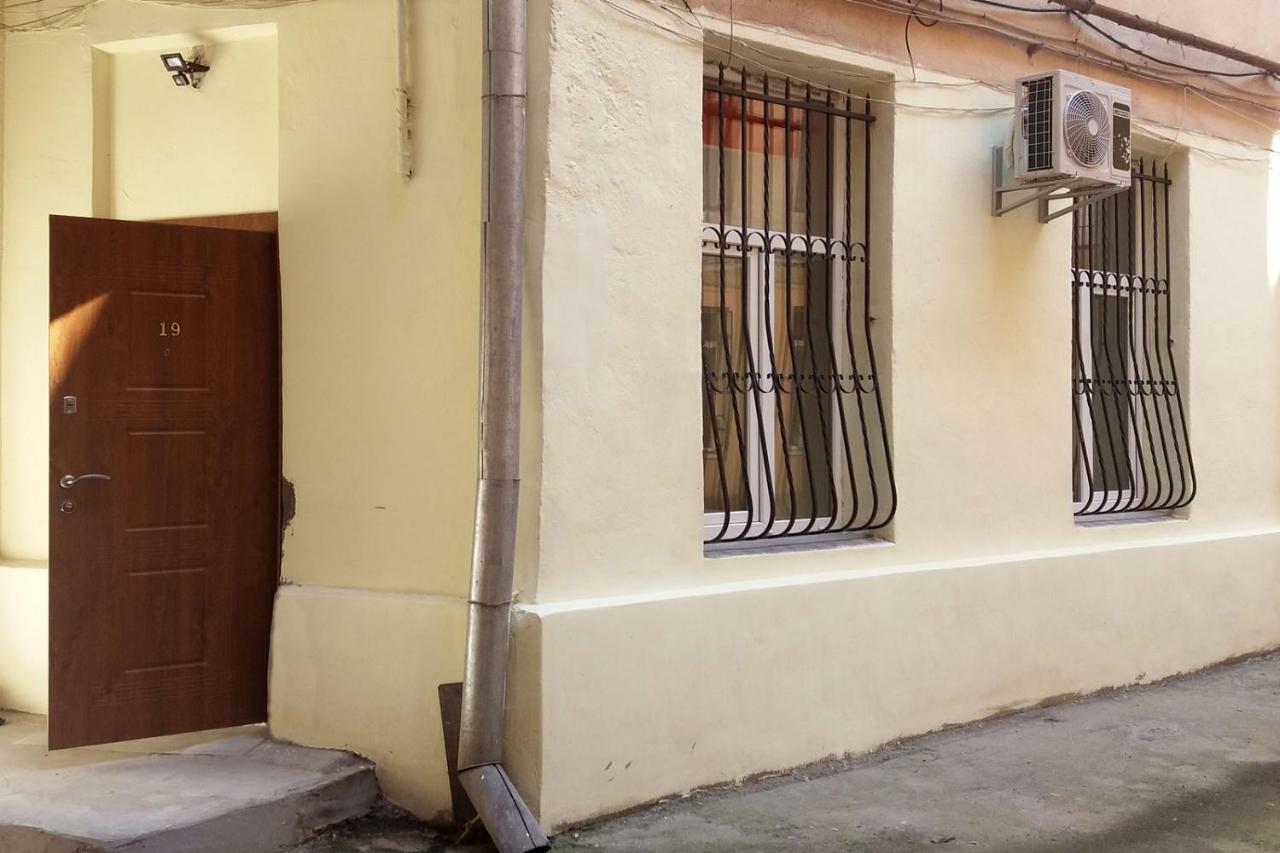 Apartment At Teodora Sqr Lviv Buitenkant foto