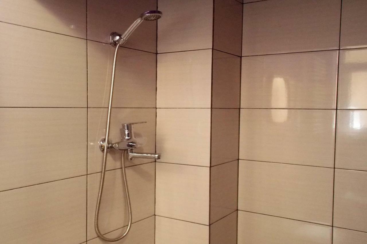 Apartment At Teodora Sqr Lviv Buitenkant foto