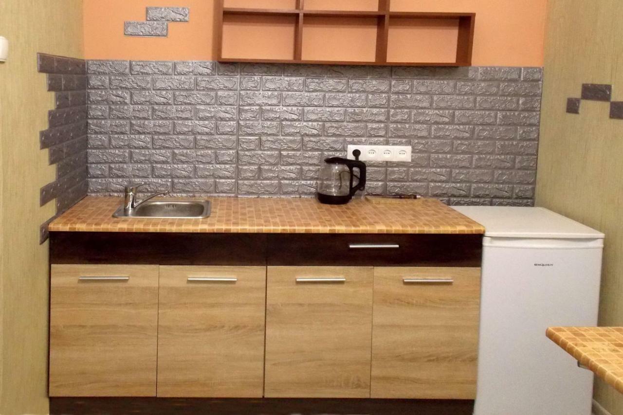 Apartment At Teodora Sqr Lviv Buitenkant foto